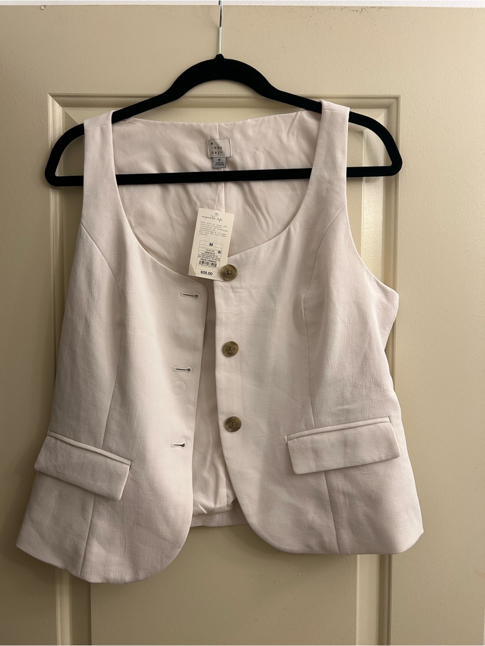 Sleeveless White Button-Front Vest Jacket
